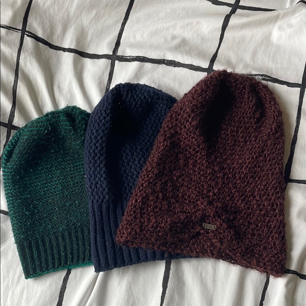 Beanie bundle! Winter hats stay warm - Picture 4 of 11